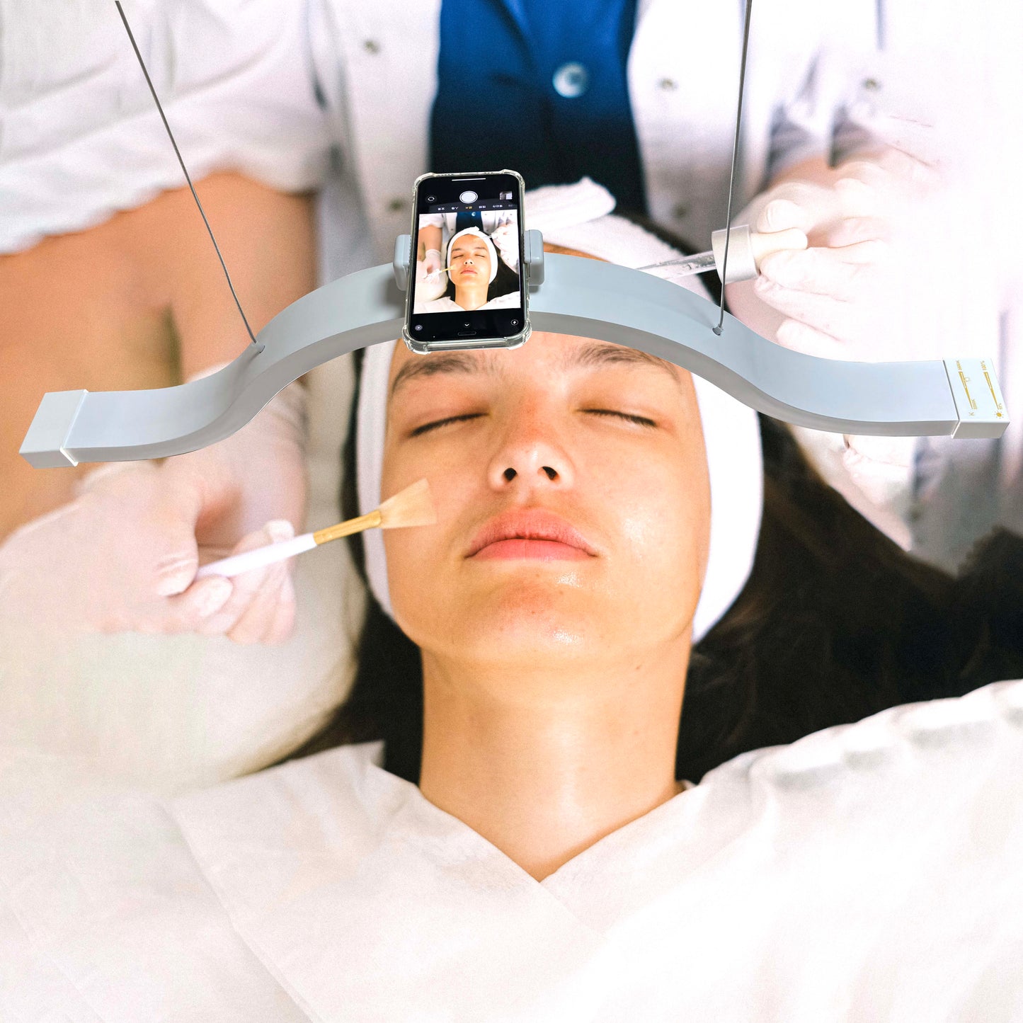 Fosoto 45W Ceiling-Mounted Retractable LED Beauty Light with Wireless Remote, Shadow-Free Lighting for Lash & Facial Professionals